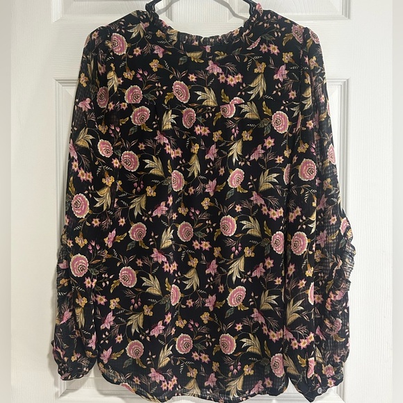 LOFT Women’s Black Blouse with Pink Yellow Floral Pattern Ruffle Trim Sz. Medium - Picture 8 of 9